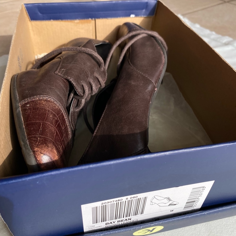 Clarks Bay Bean Brown Leather Shoes.